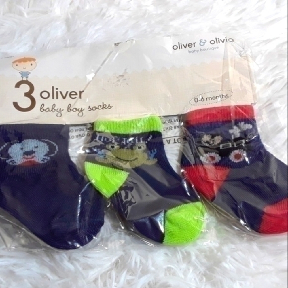 ☄Oliver & Olivia Baby Sock Trio- Size 0-6 Months